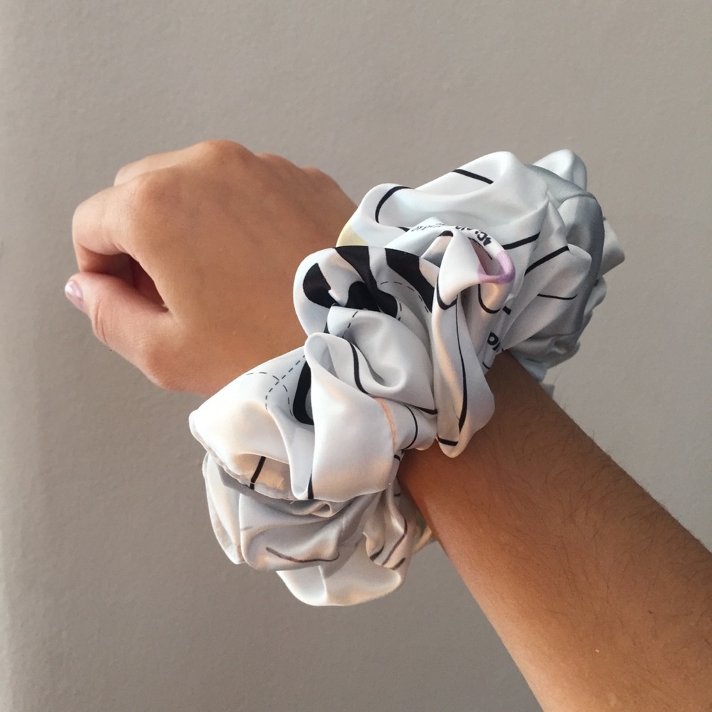 Glossier Holiday Scarf Scrunchie